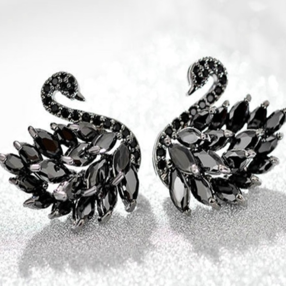 Black Swan Jewelry - Amazing black swan rhinestones earrings